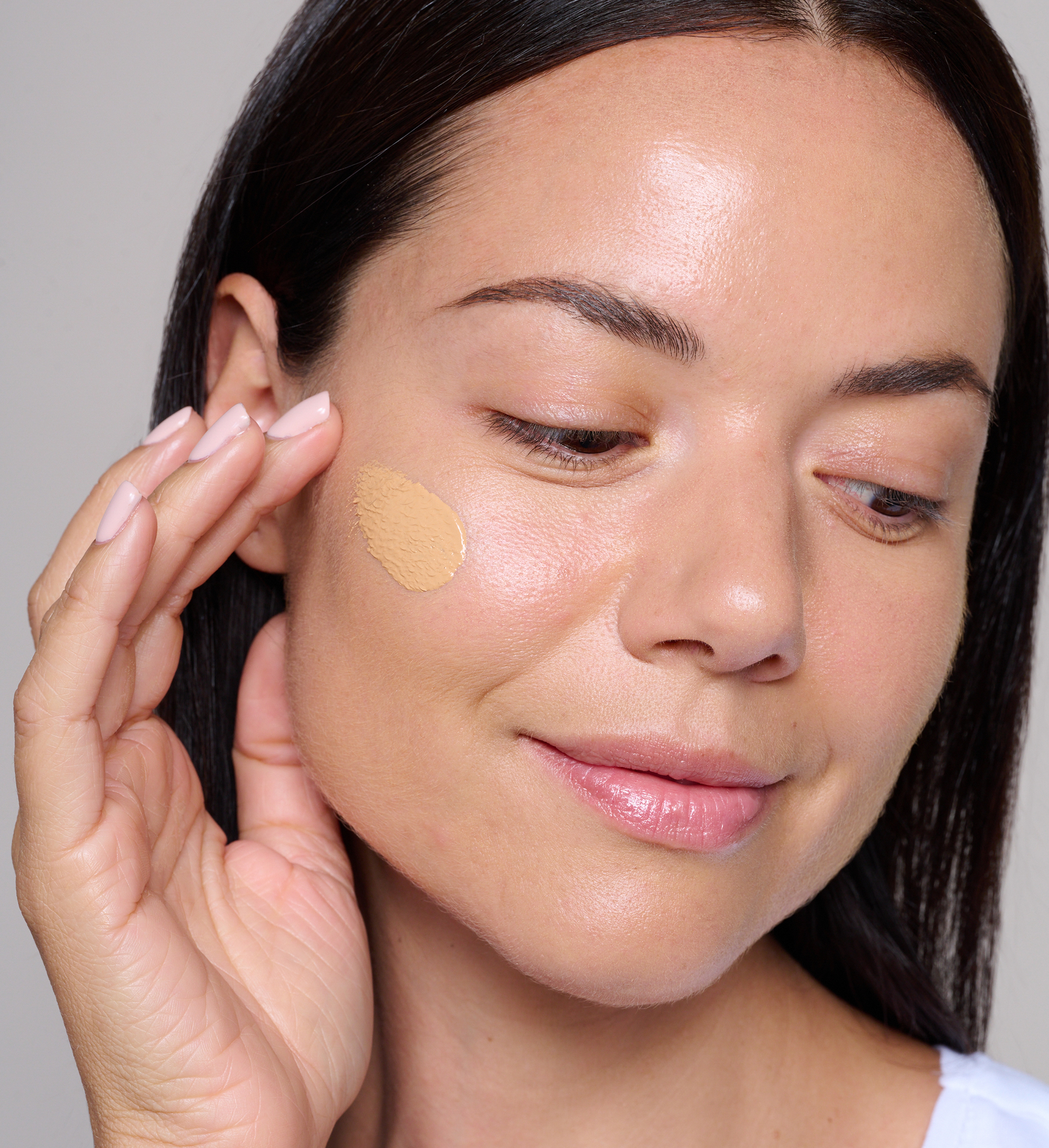 Skin wearing and applying Skin Loving BB Cream