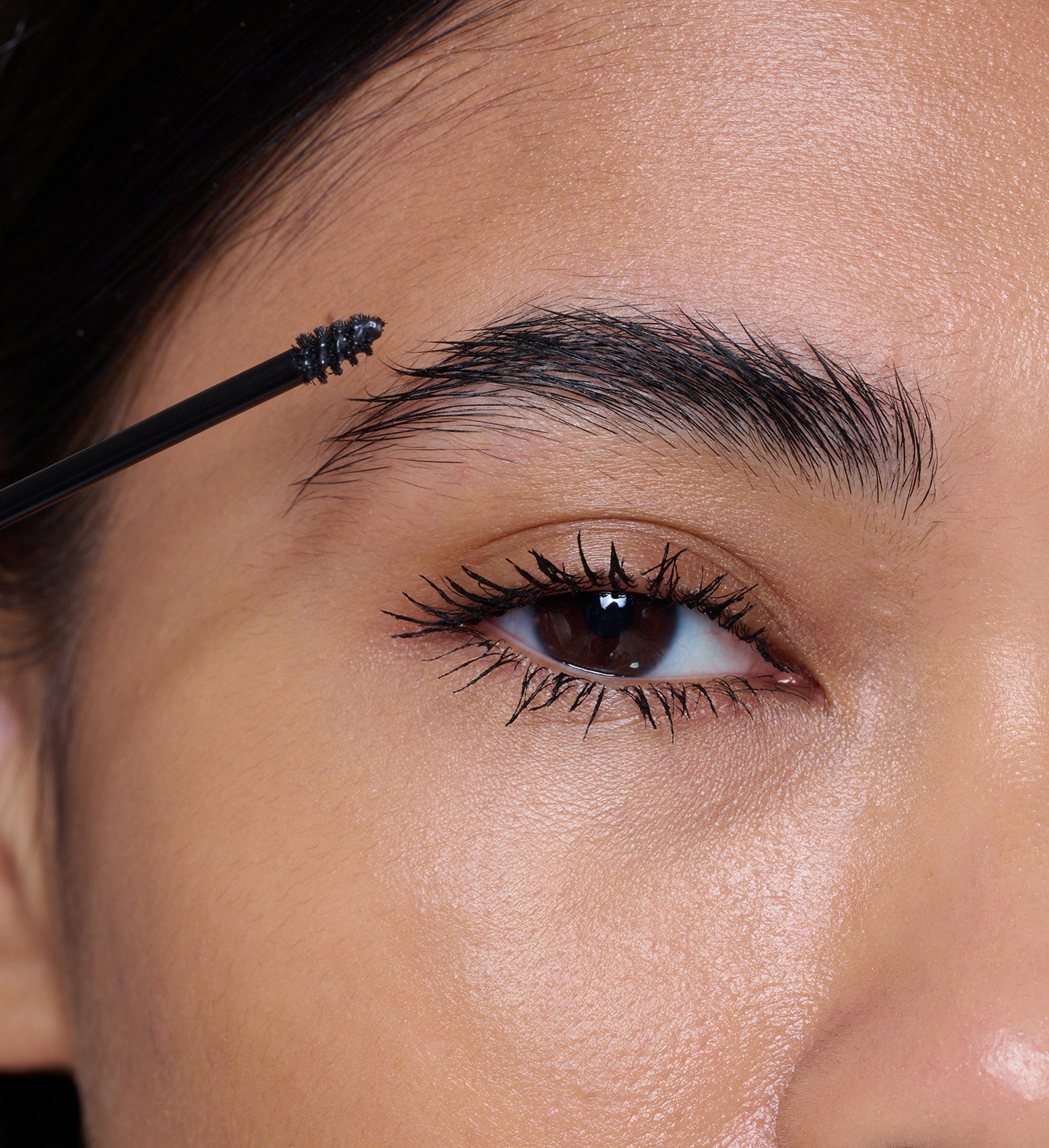 Model applying Sculpting Brow Builder