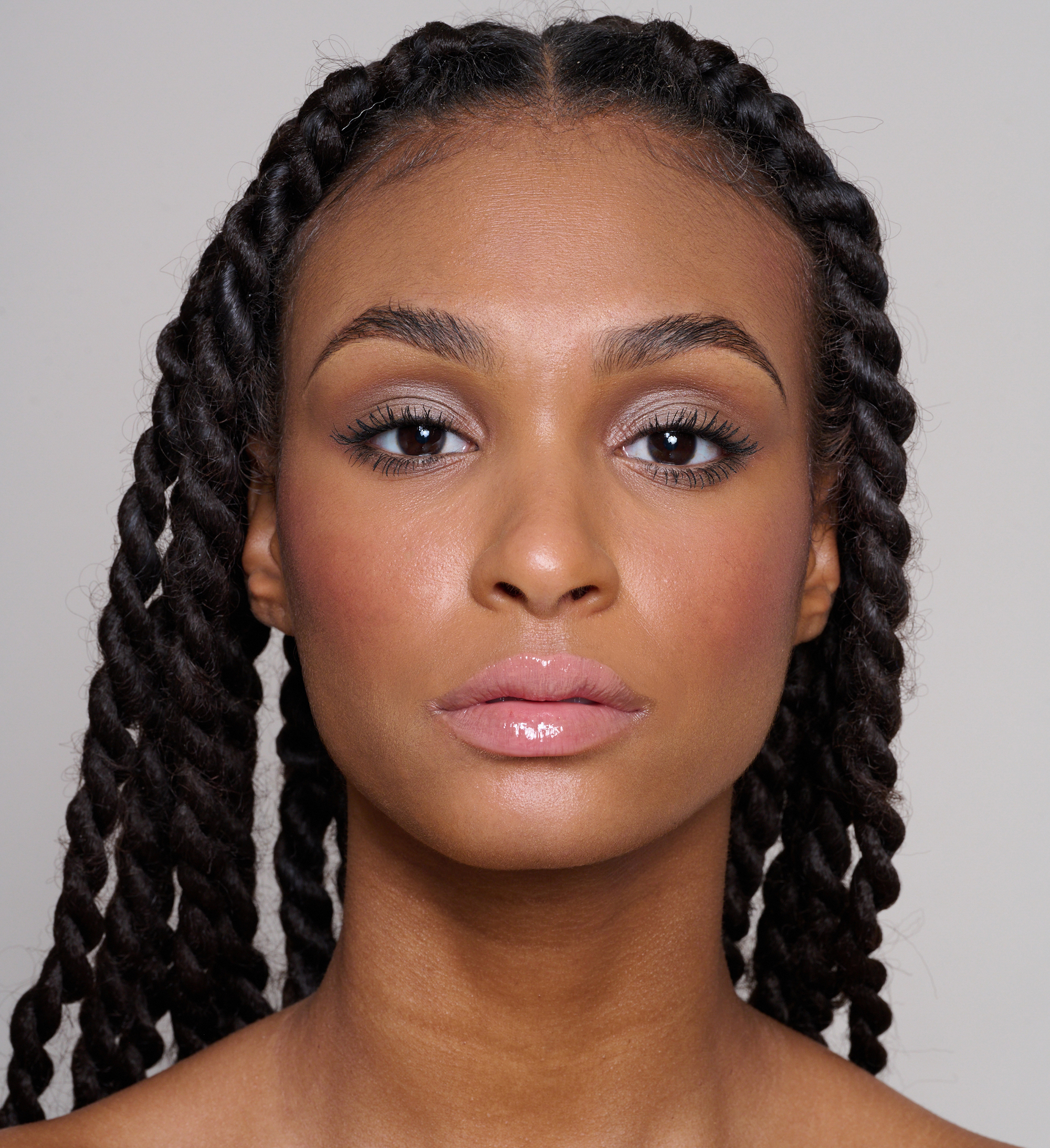 BBS4_IL01A_FE12_LLS3_BW03_BPBR_BBCream04_Intensifying_ForeverEyeMocha_LusciousRelish_BrowWand_Detailer_Model_1