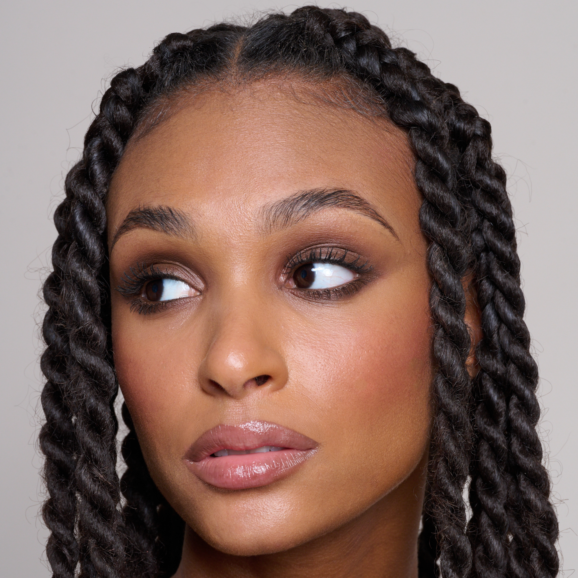 Model wearing 90s monochrome look