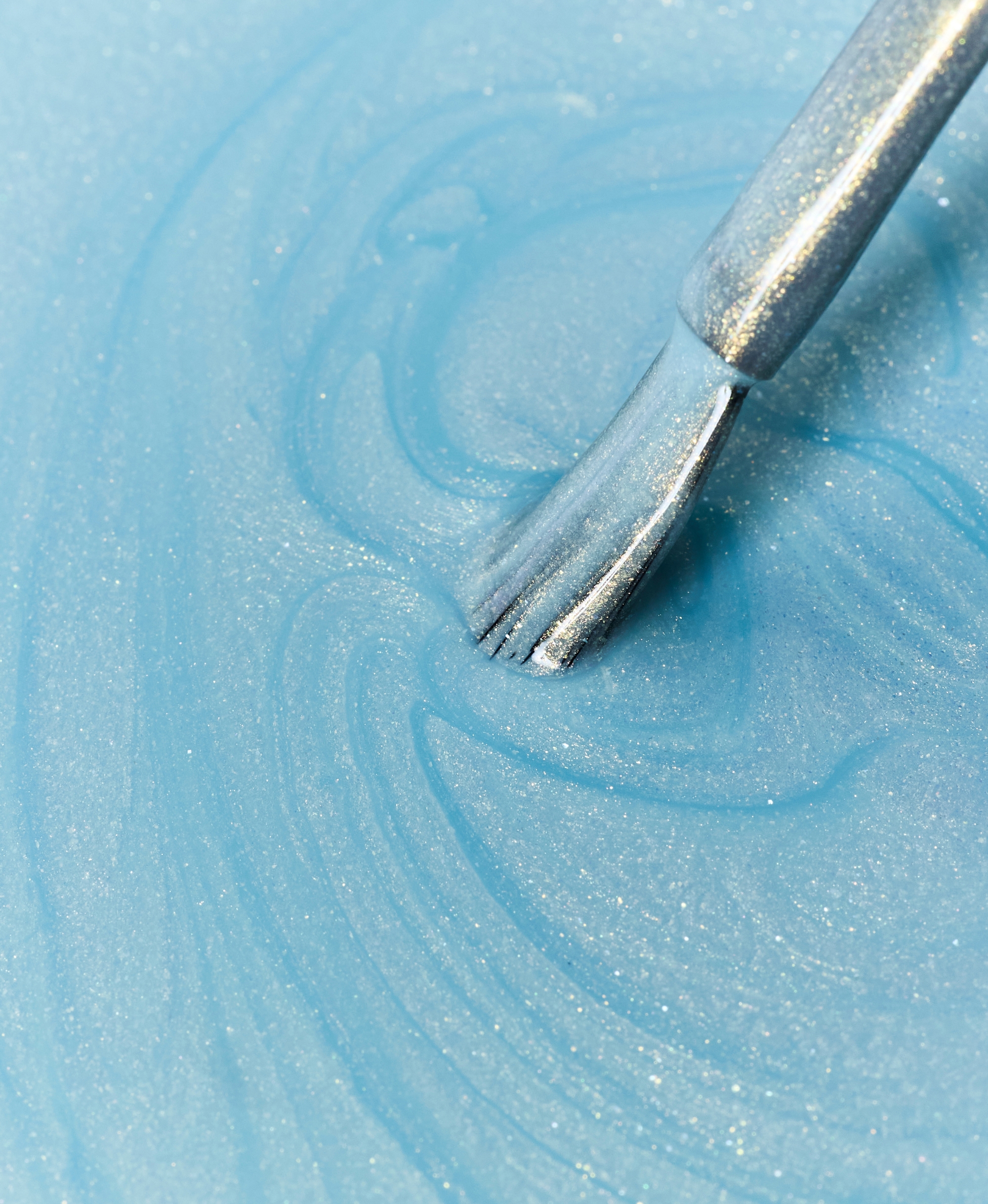 Ocean Breeze Colour Confidence Nail Polish brush swatch