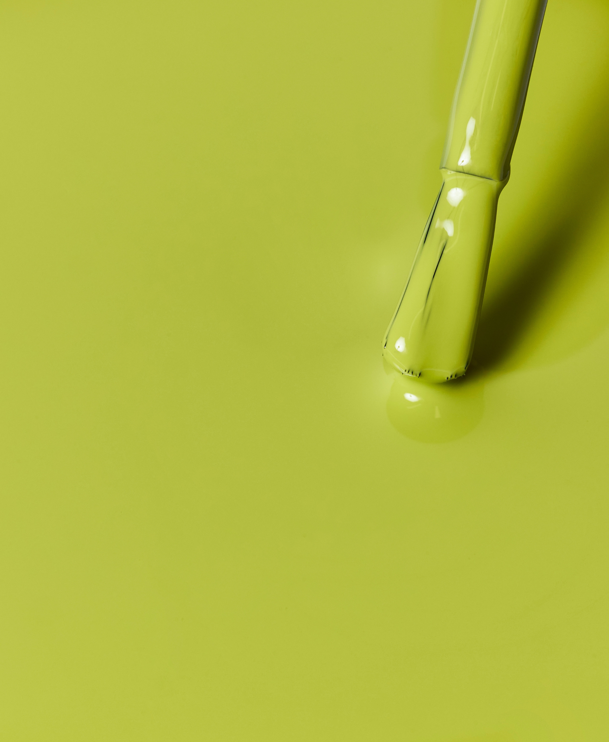 Kiwi Crush Colour Confidence Nail Polish brush swatch