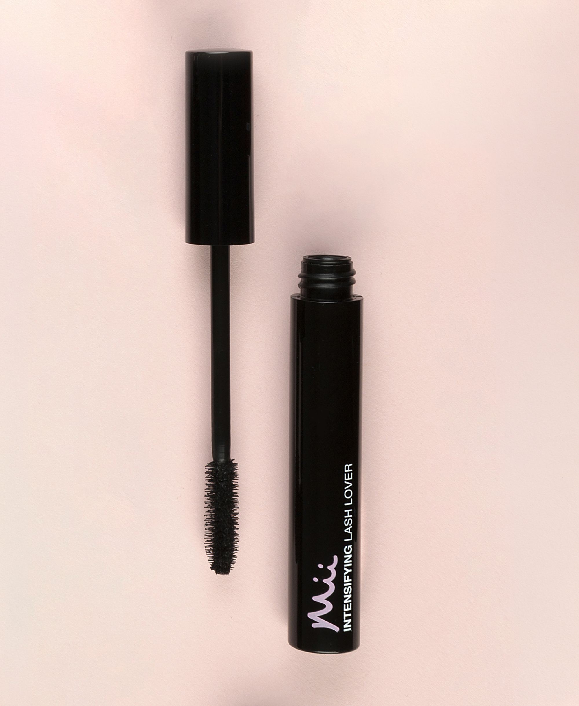 IL01A_Intensifying_Lash_Lover_Mascara_Pink_Background_2000x2437