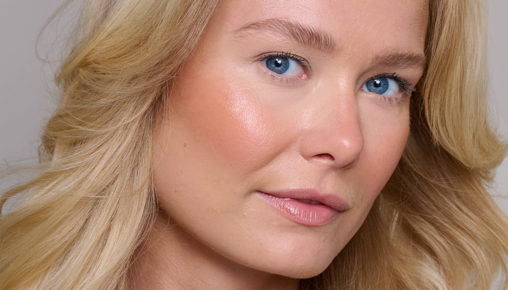 Model wearing Cheek Veil