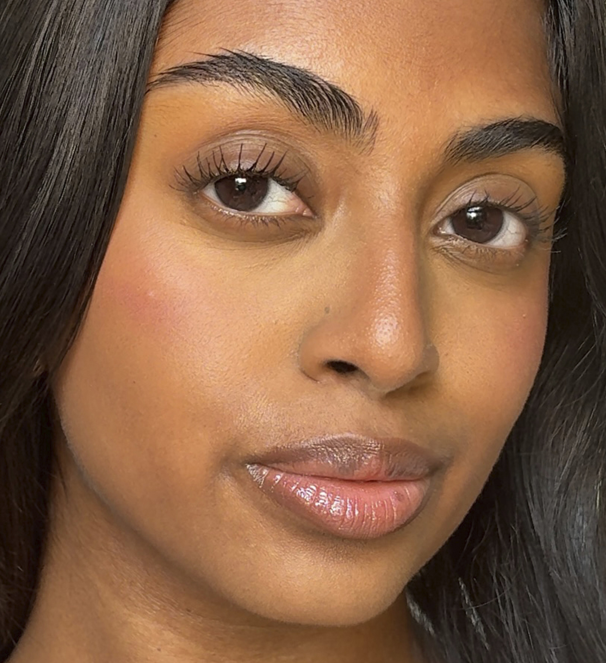 Influencer wearing Amplifying Lash Lover Mascara