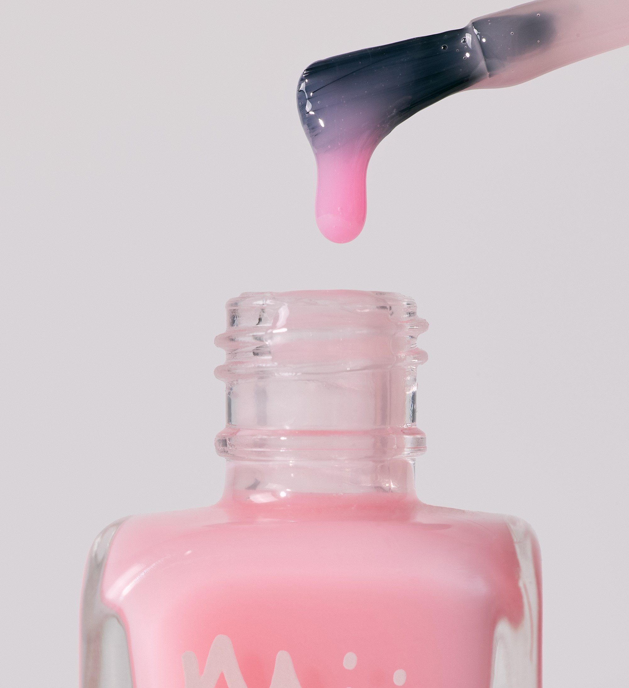 Naked-Desire-swatch-MC204-dripping_2000x2188