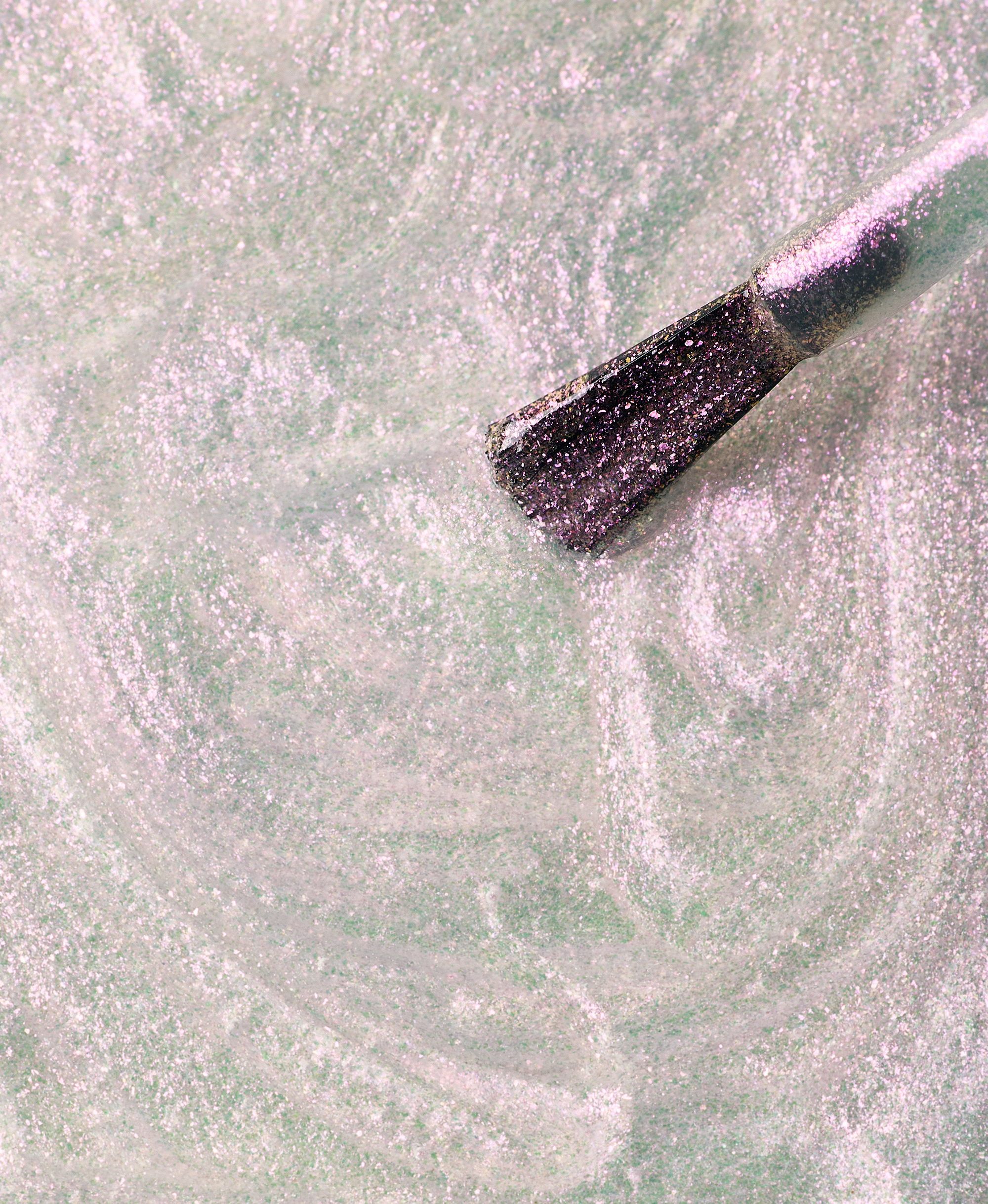 Sugar Kiss Colour Confidence Nail Polish brush swatch