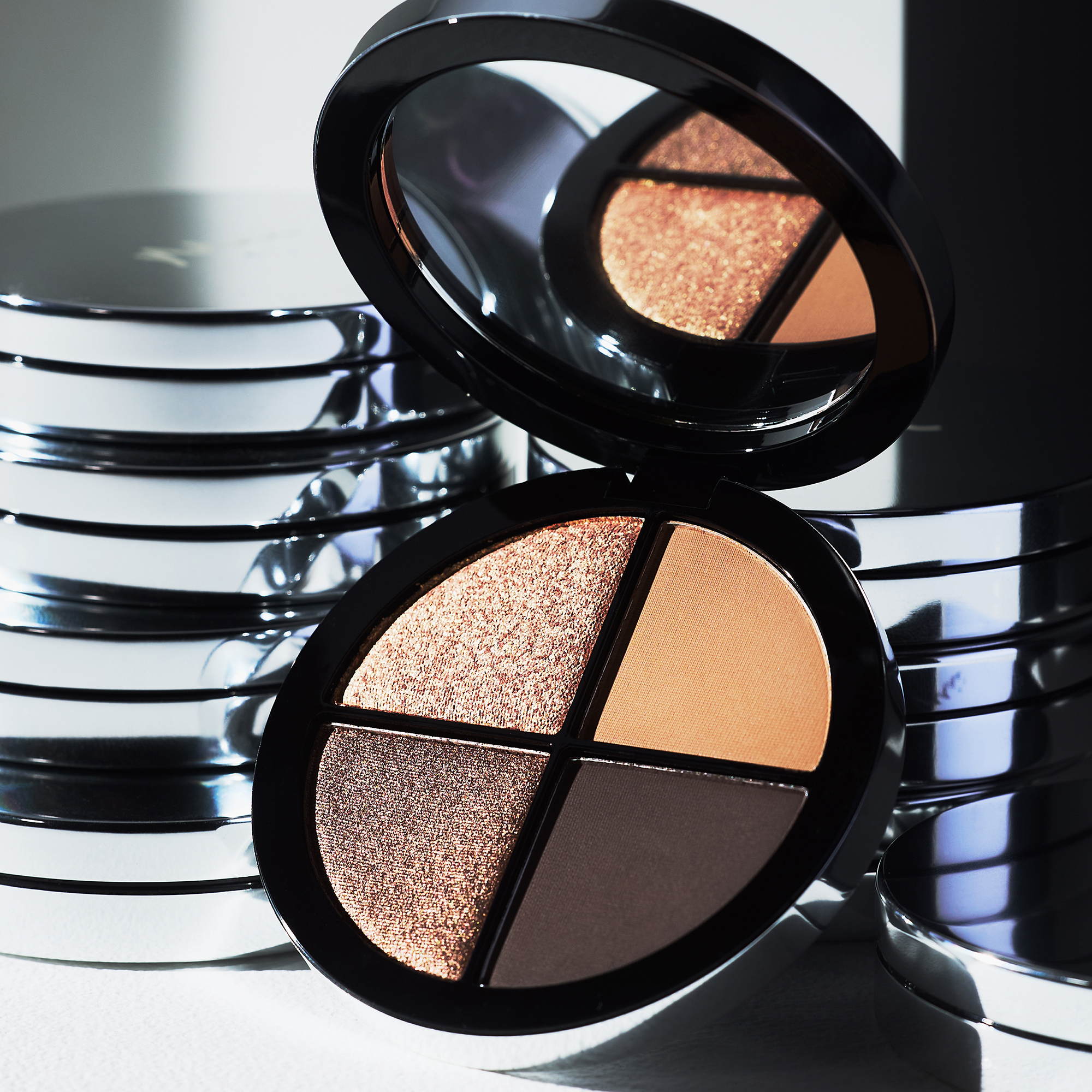 Shade Play Eyeshadow Pallete in Desert Moon opened