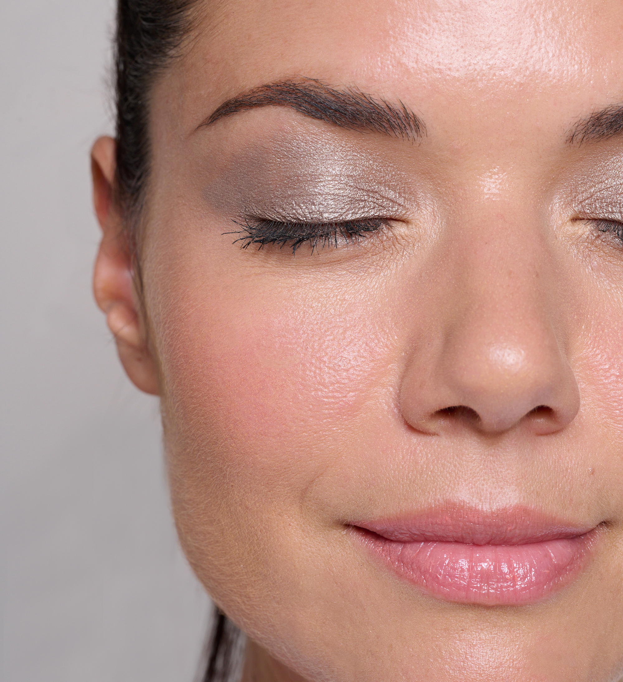 BBS2_FE08_WP01_BPBM_BSBM_BBCream02_ForeverEyeOyster_WaterproofMascara_BrowDetailer_BrowBuilder_Model_3