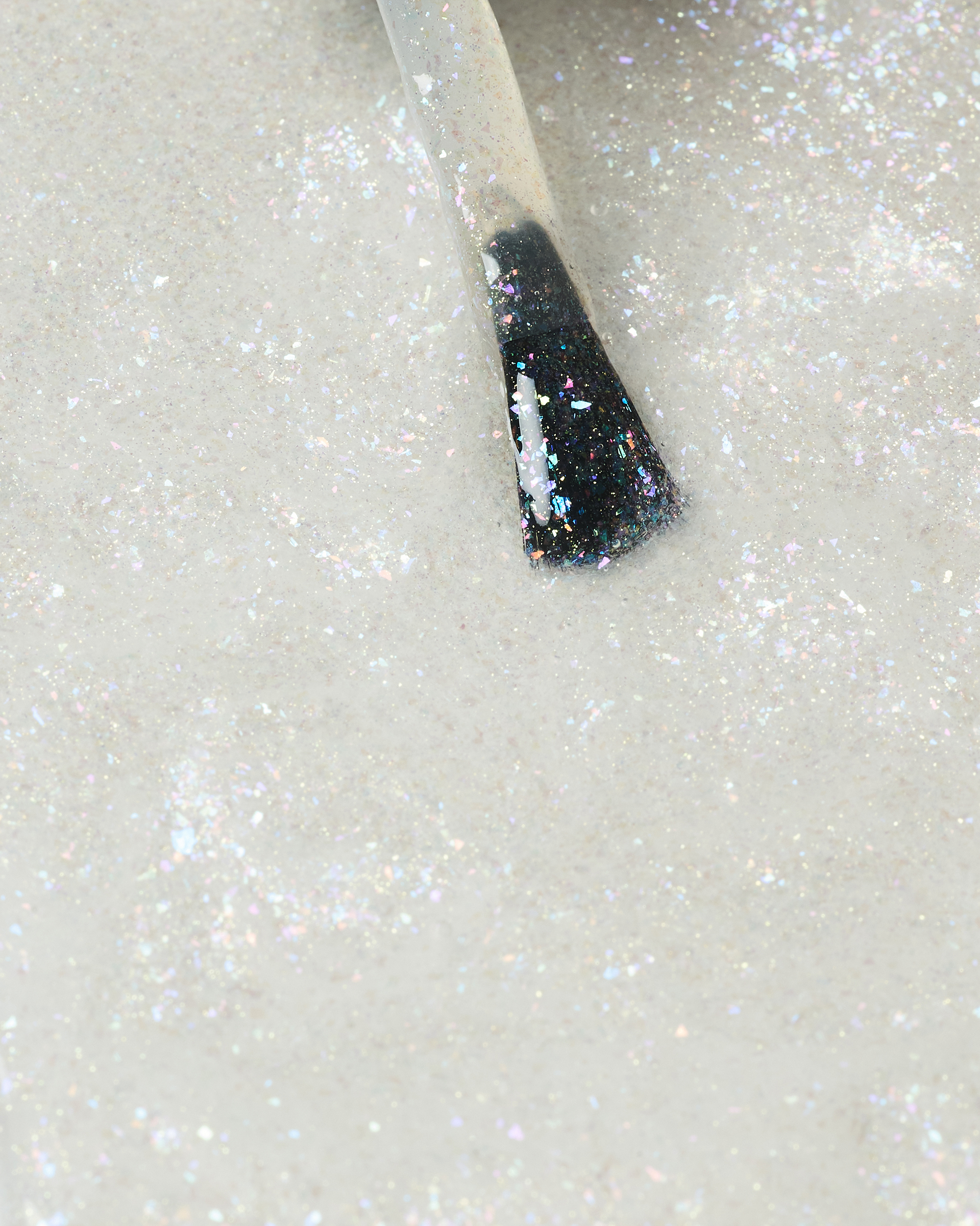 MT011-Glisten-Go-Brush-2_2000x2188